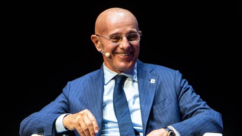 Arrigo Sacchi - Người Khai Phá Triết Lý Bóng Đá Hiện Đại